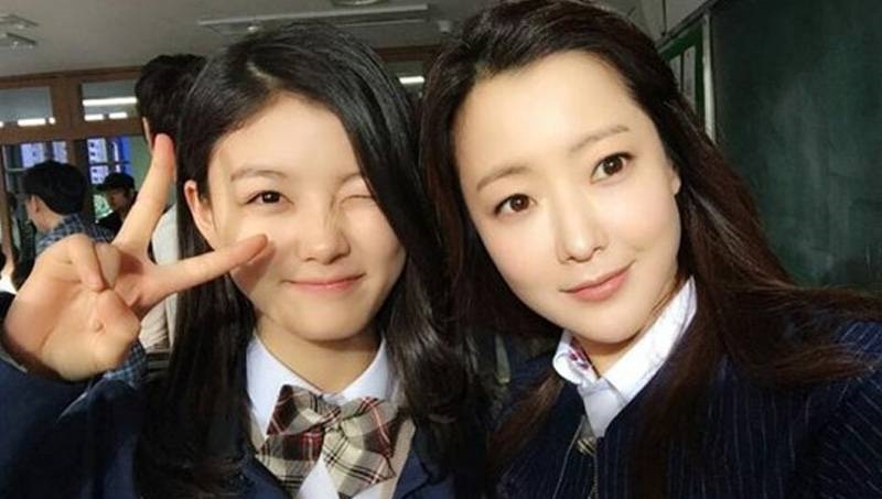 kim yoo jung reveals an important beauty tip she got from kim hee sun actors she wants to work with later 20170301164254